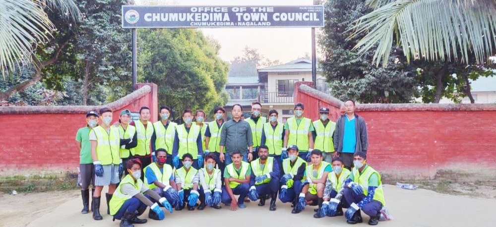 EAC and Administrator Chümoukedima Town Council, Thejavizo Nakhro, along with CTC staff and workers.